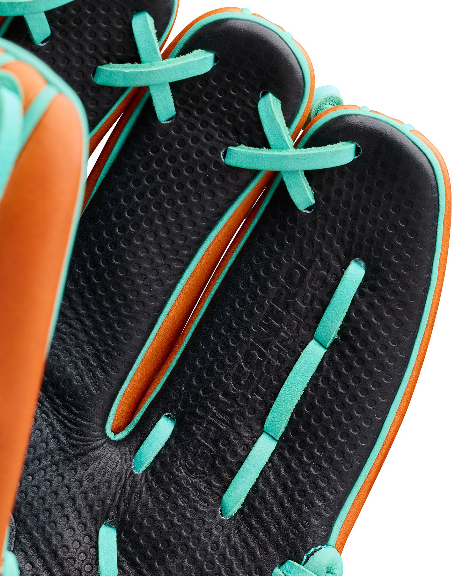 Wilson 11.75'' 1975SS A2000 SuperSkin Series Glove w/ Spin Control product image