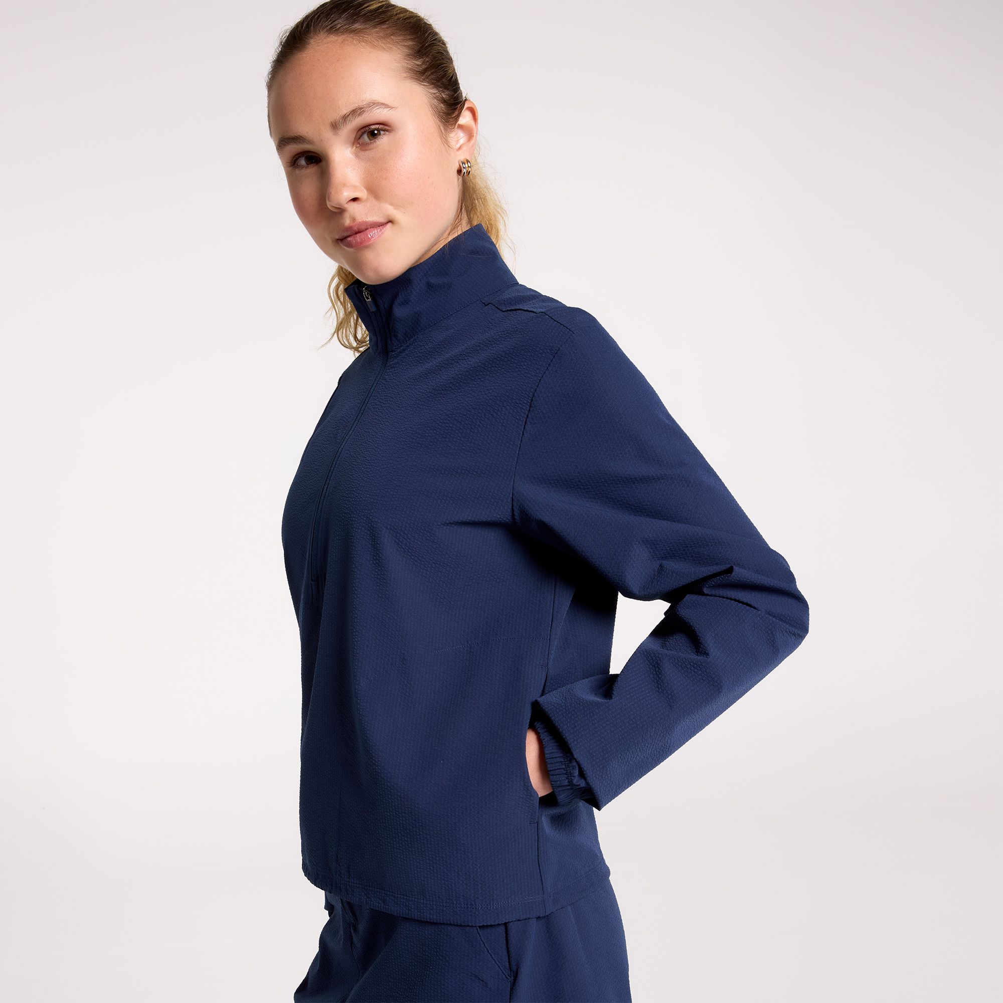 Walter Hagen Women's Performance 11 Woven 1/4 Zip product image