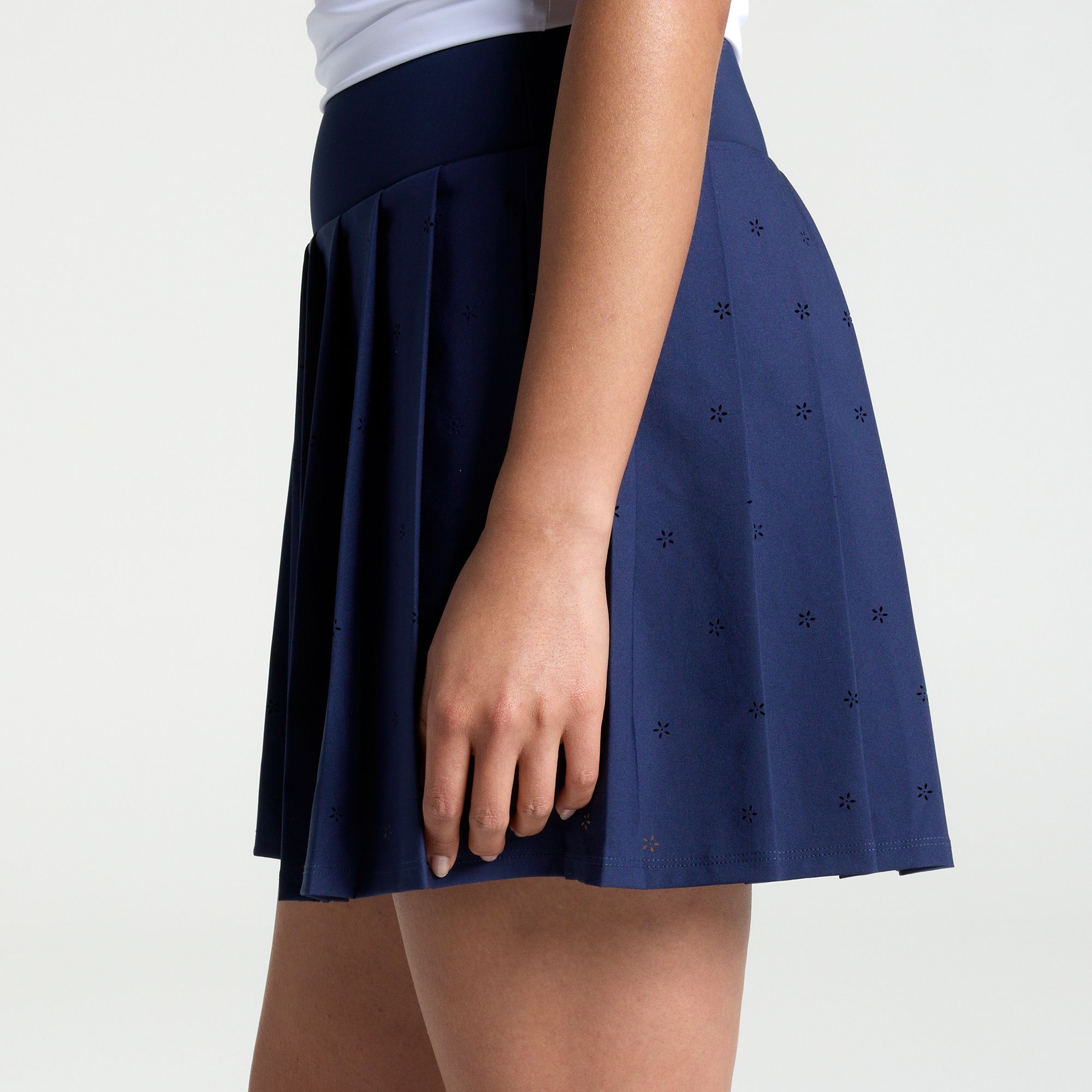Walter Hagen Women's Golf Performance 11 Pleated 16" Skort product image