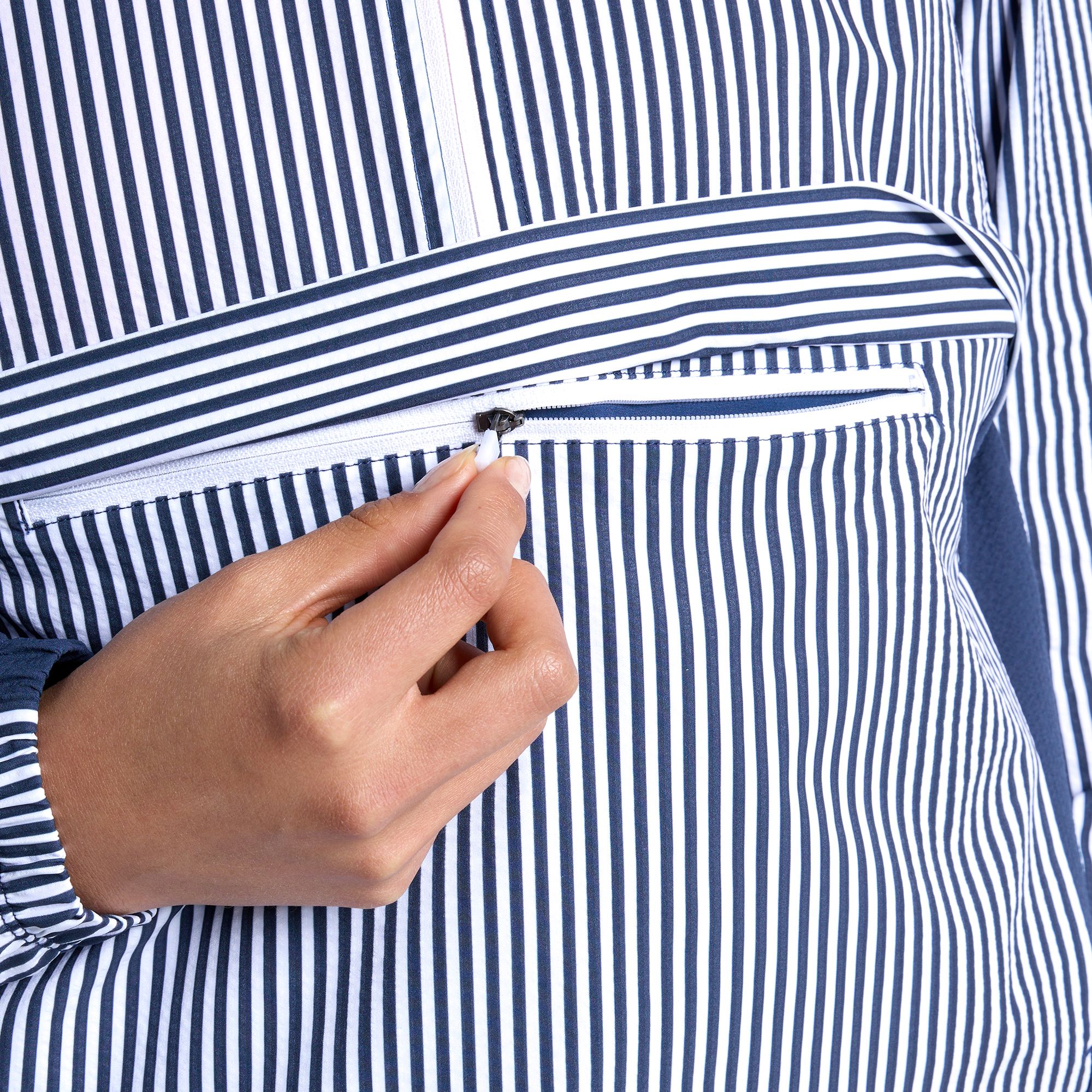 Walter Hagen Women's Performance 11 Seersucker 1/4 Zip product image