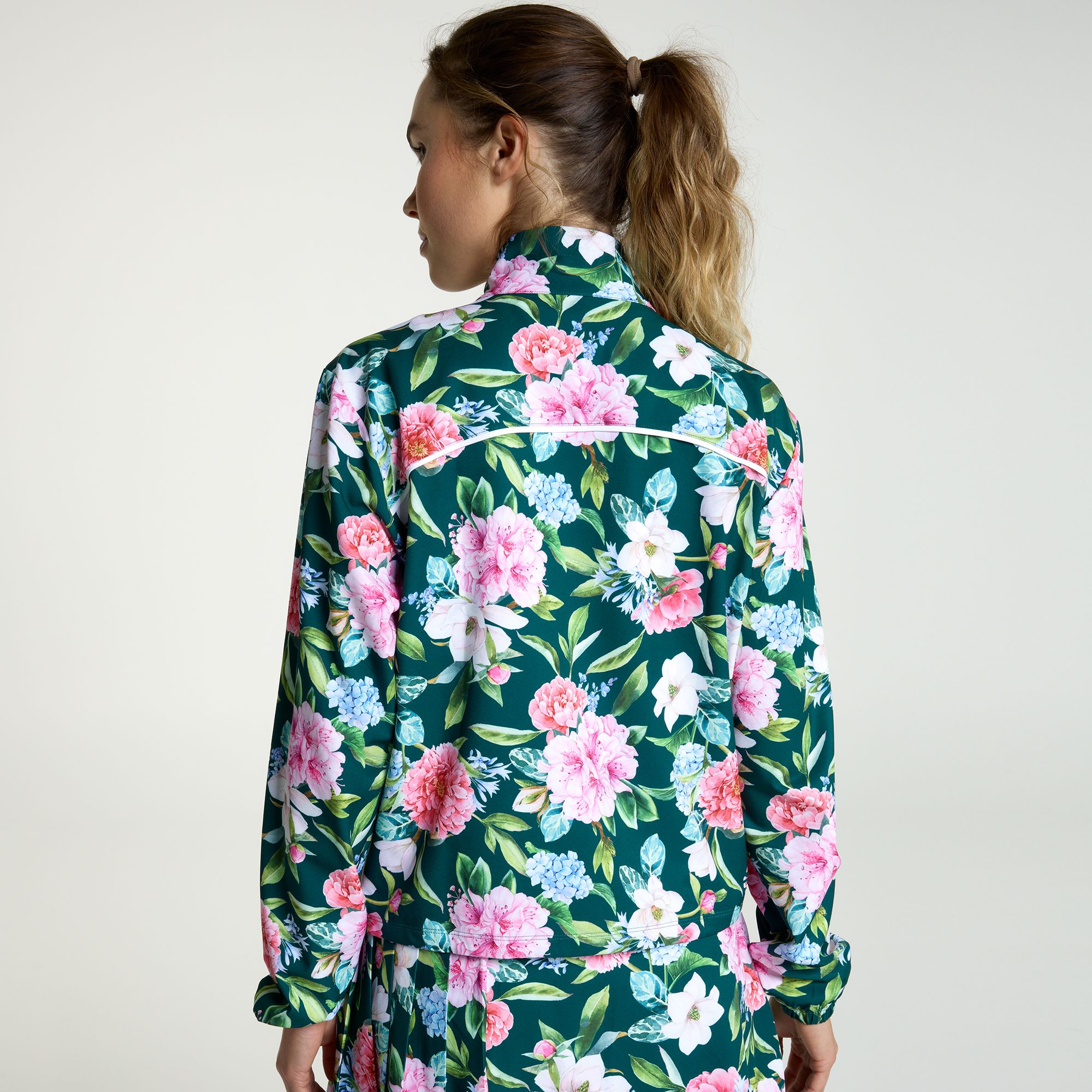 Walter Hagen Women's Bloom Performance 11 Woven 1/4 Zip product image