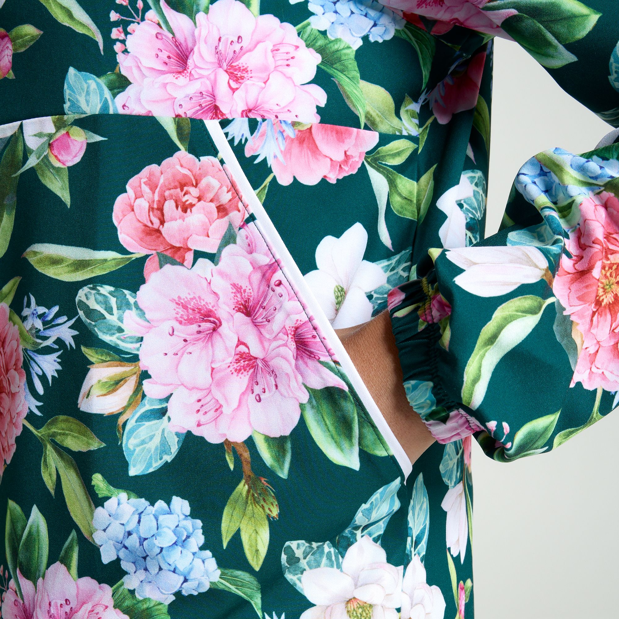 Walter Hagen Women's Bloom Performance 11 Woven 1/4 Zip product image