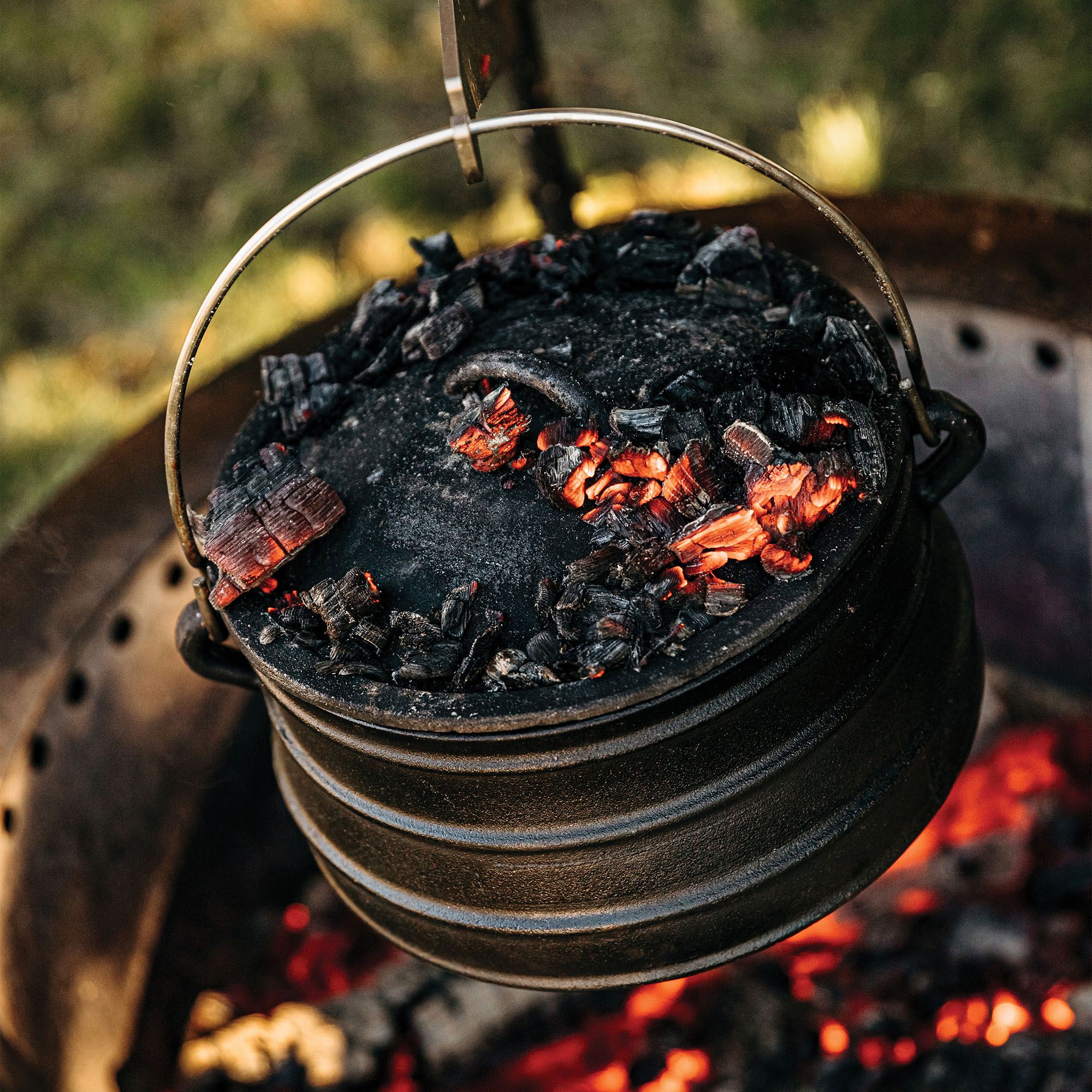 Breeo 1.5 Gallon Cast Iron Kettle product image