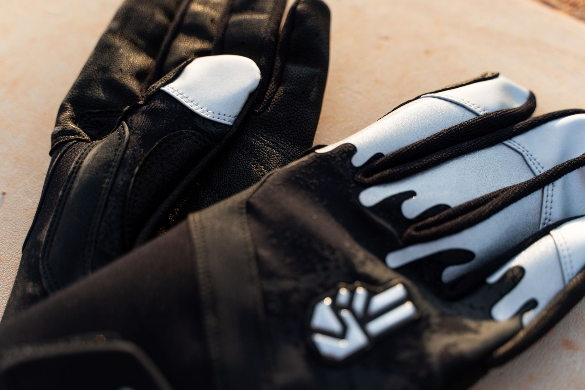 Easton Youth Walk-Off Ethos The Dub Darkside Batting Gloves product image