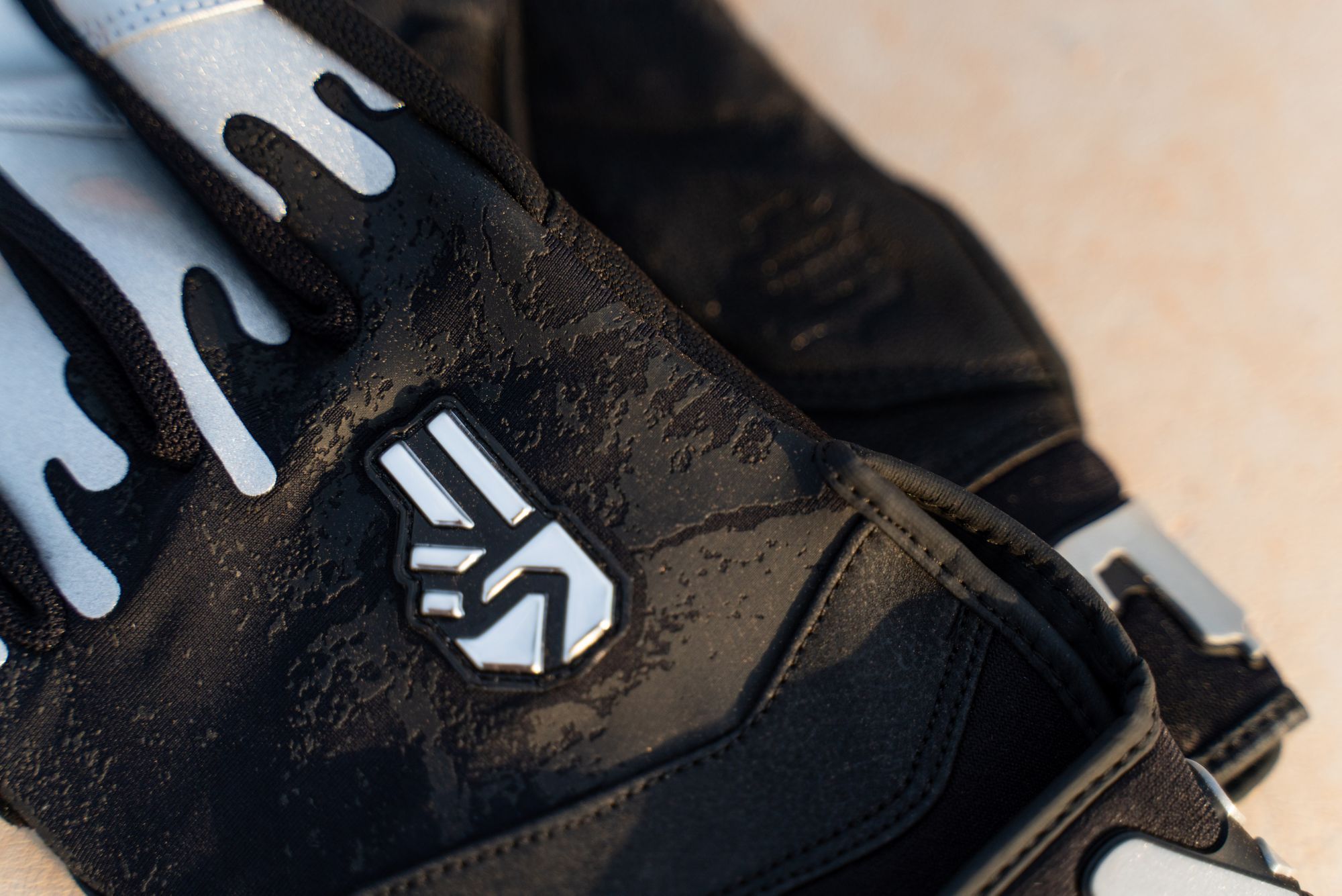 Easton Youth Walk-Off Ethos The Dub Darkside Batting Gloves product image