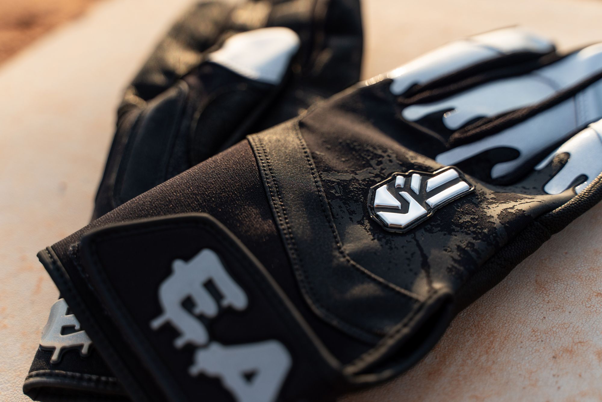 Easton Youth Walk-Off Ethos The Dub Darkside Batting Gloves product image