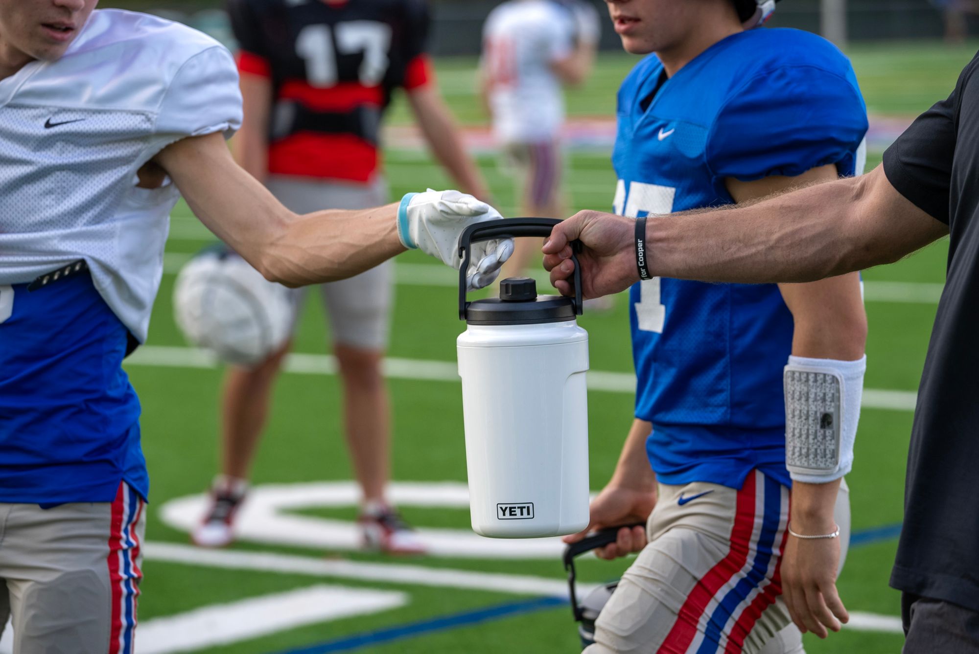 YETI Silo Half Gallon Jug with MagDock Chug Cap product image