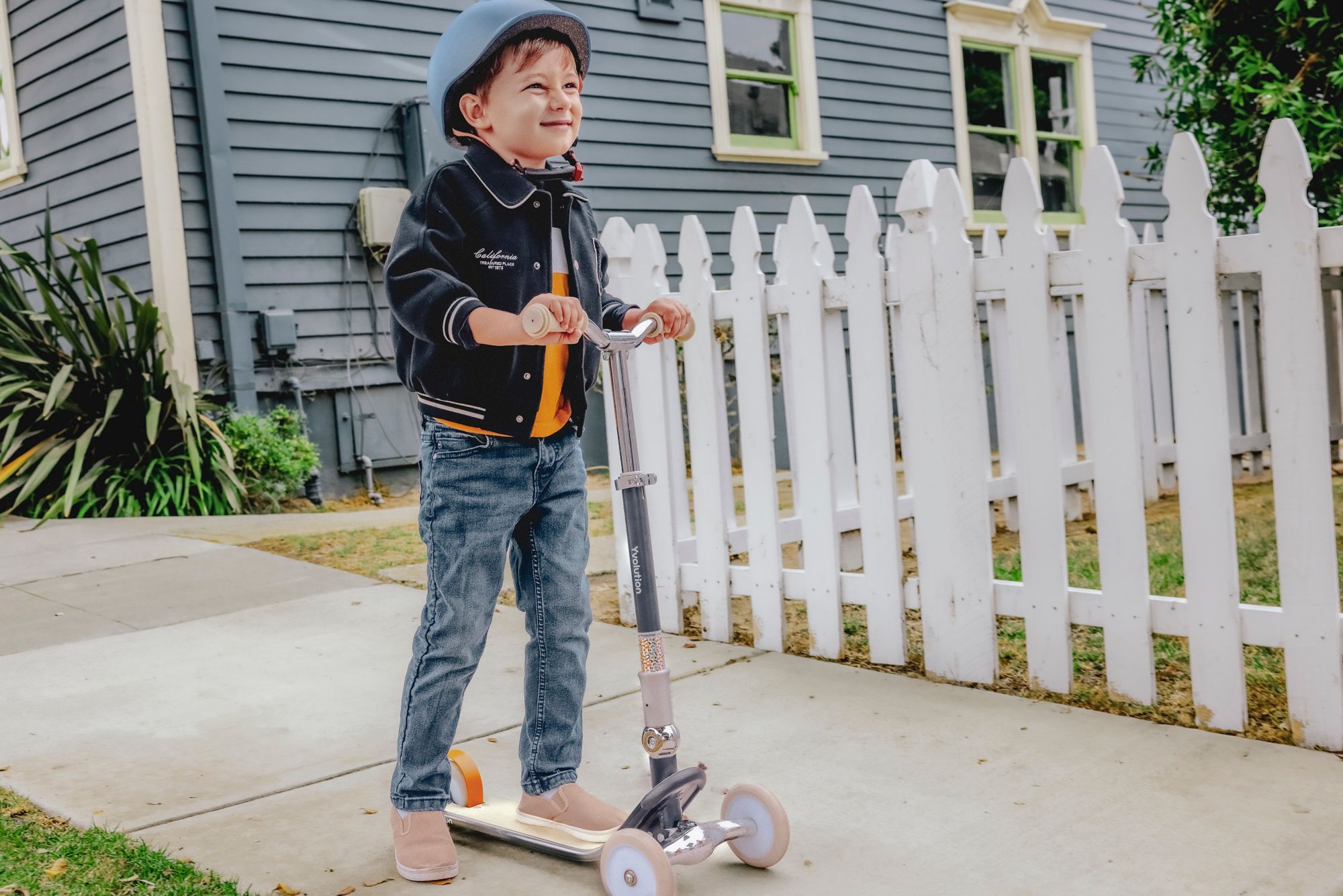 Yvolution Kids' Classic Glider Scooter product image