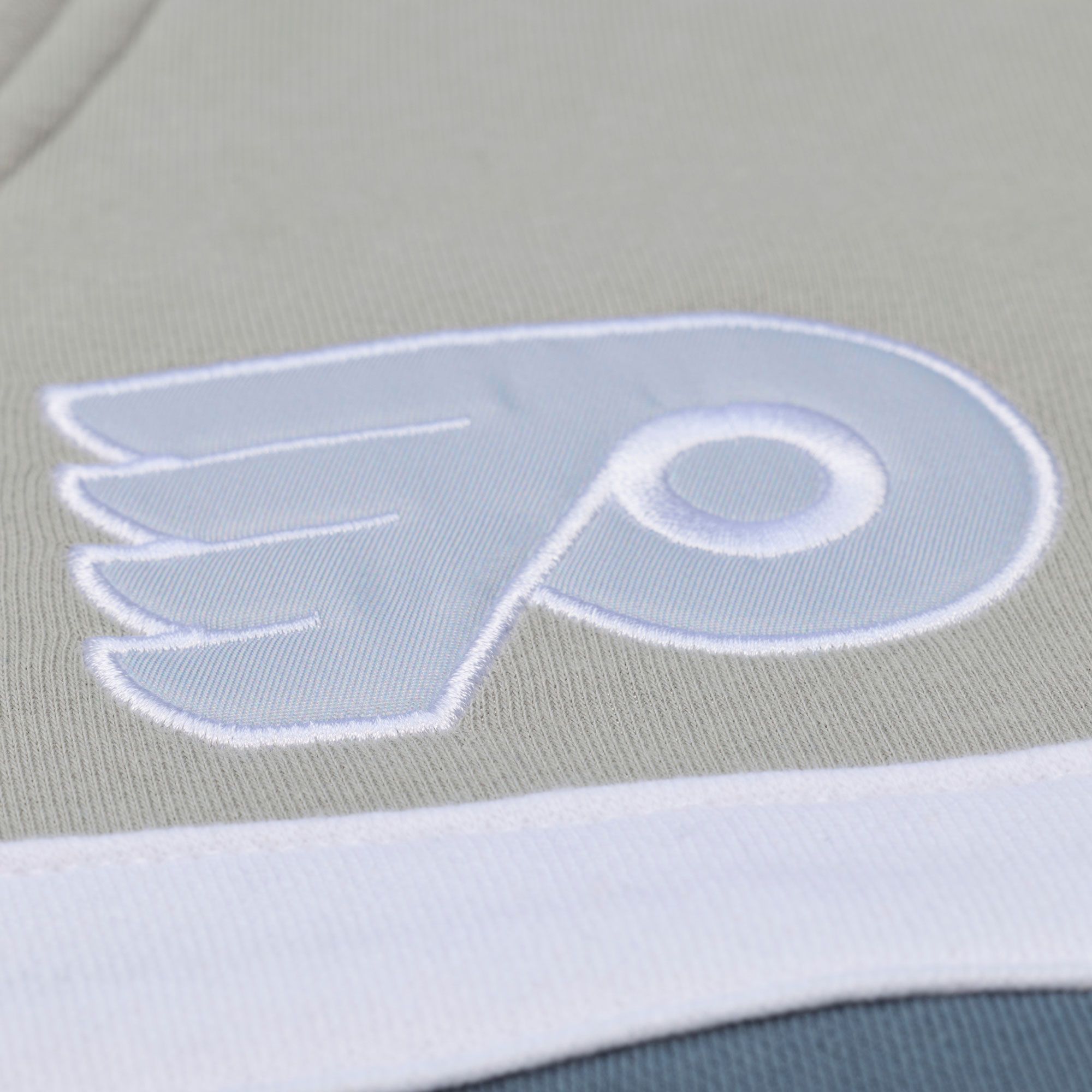 Mitchell & Ness Men's Philadelphia Flyers Head Coach Light Grey Quarter-Zip product image