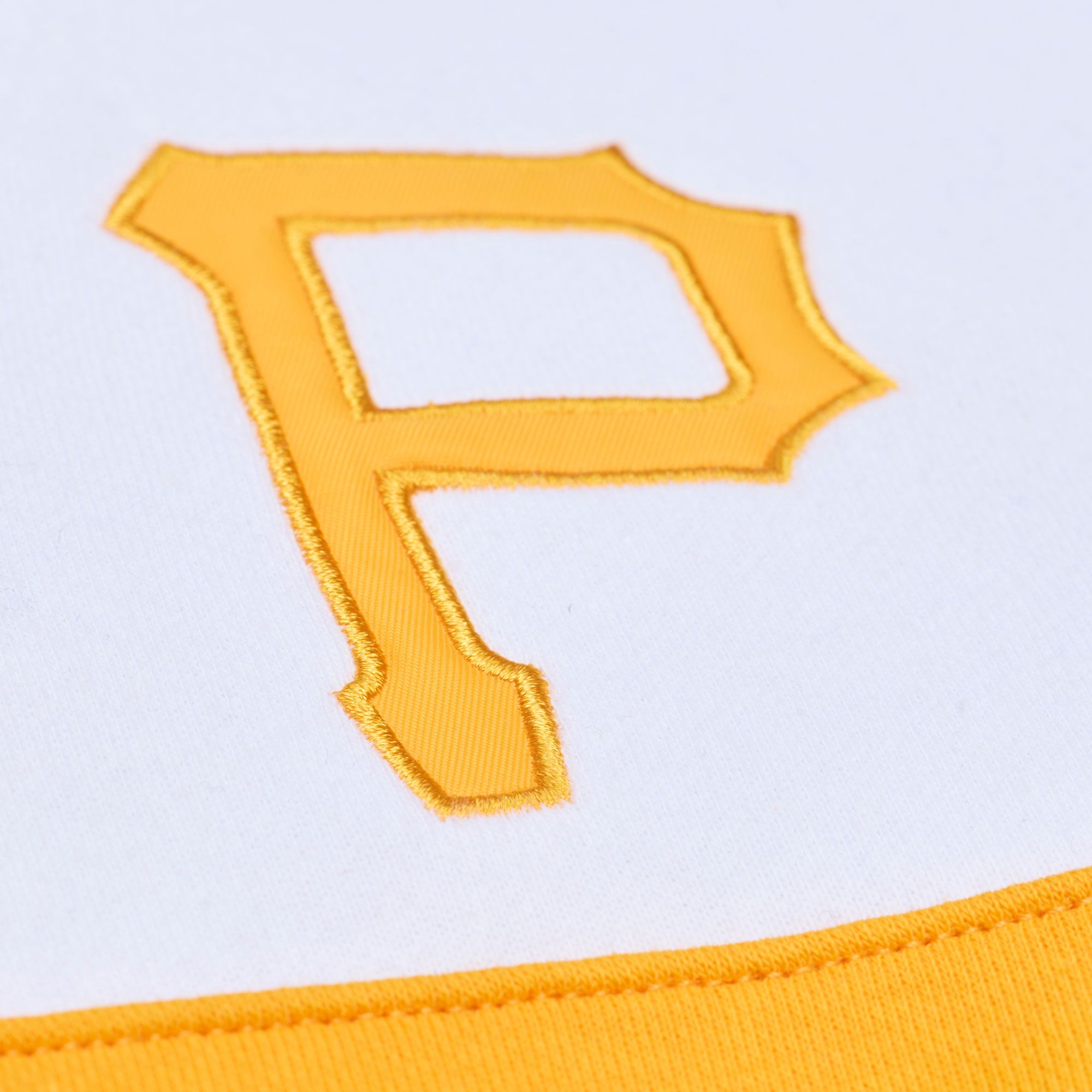 Mitchell & Ness Men's Pittsburgh Pirates Black Head Coach 1/4 Zip Pullover product image