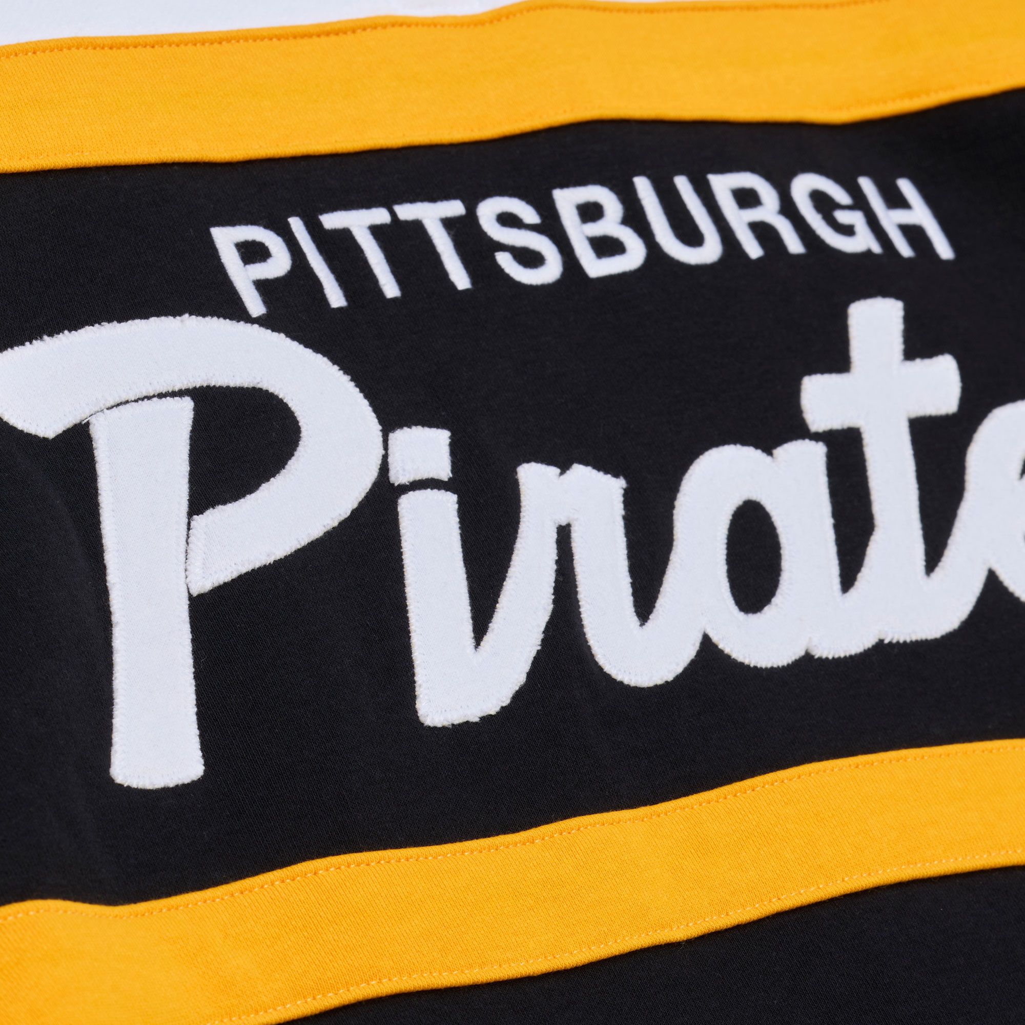 Mitchell & Ness Men's Pittsburgh Pirates Black Head Coach 1/4 Zip Pullover product image