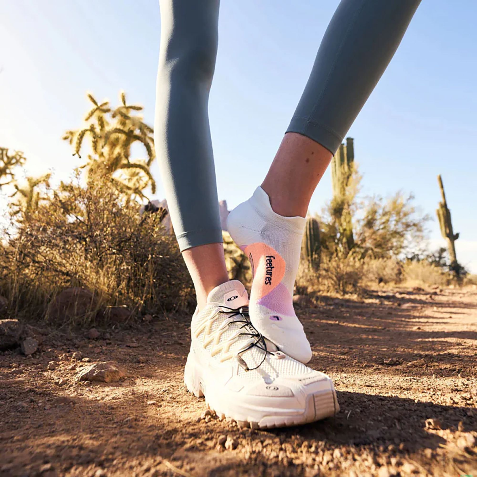 Feetures Elite Light Cushion No Show Tab product image