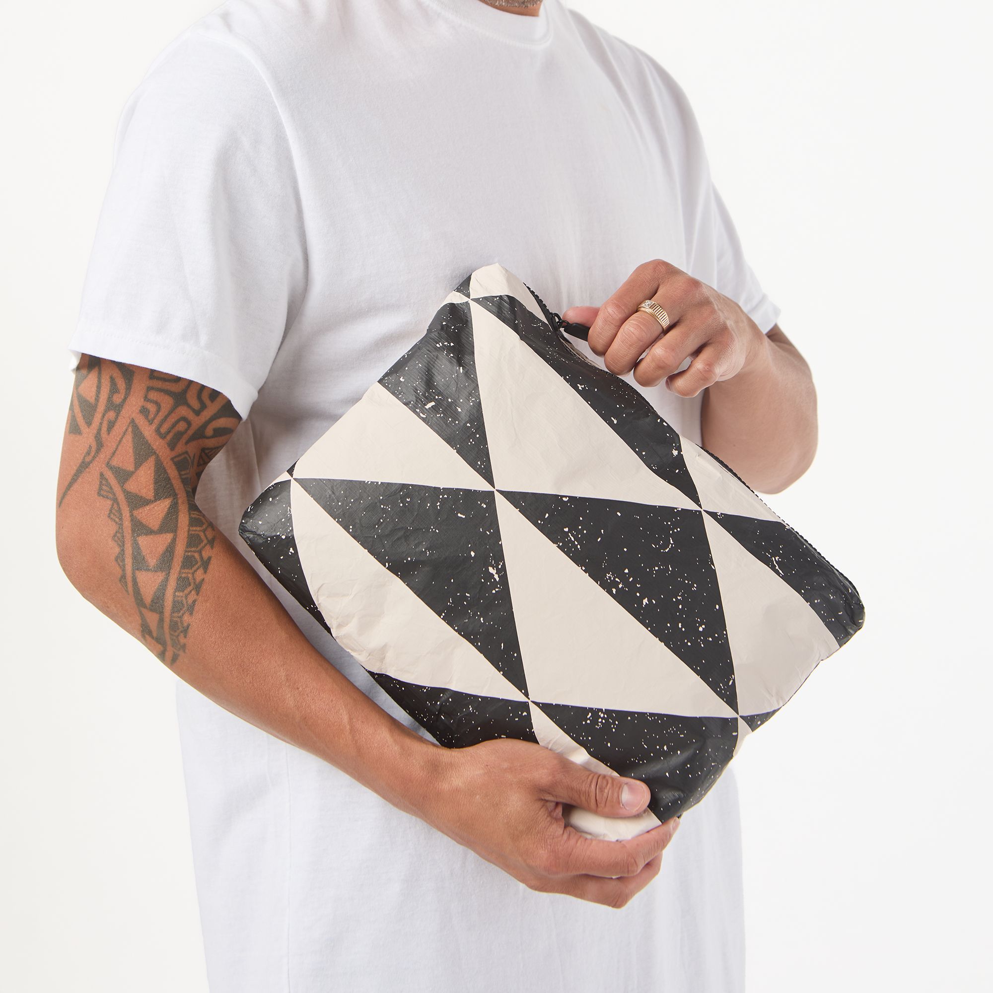 ALOAH Collection Kona Nui Mid Pouch product image