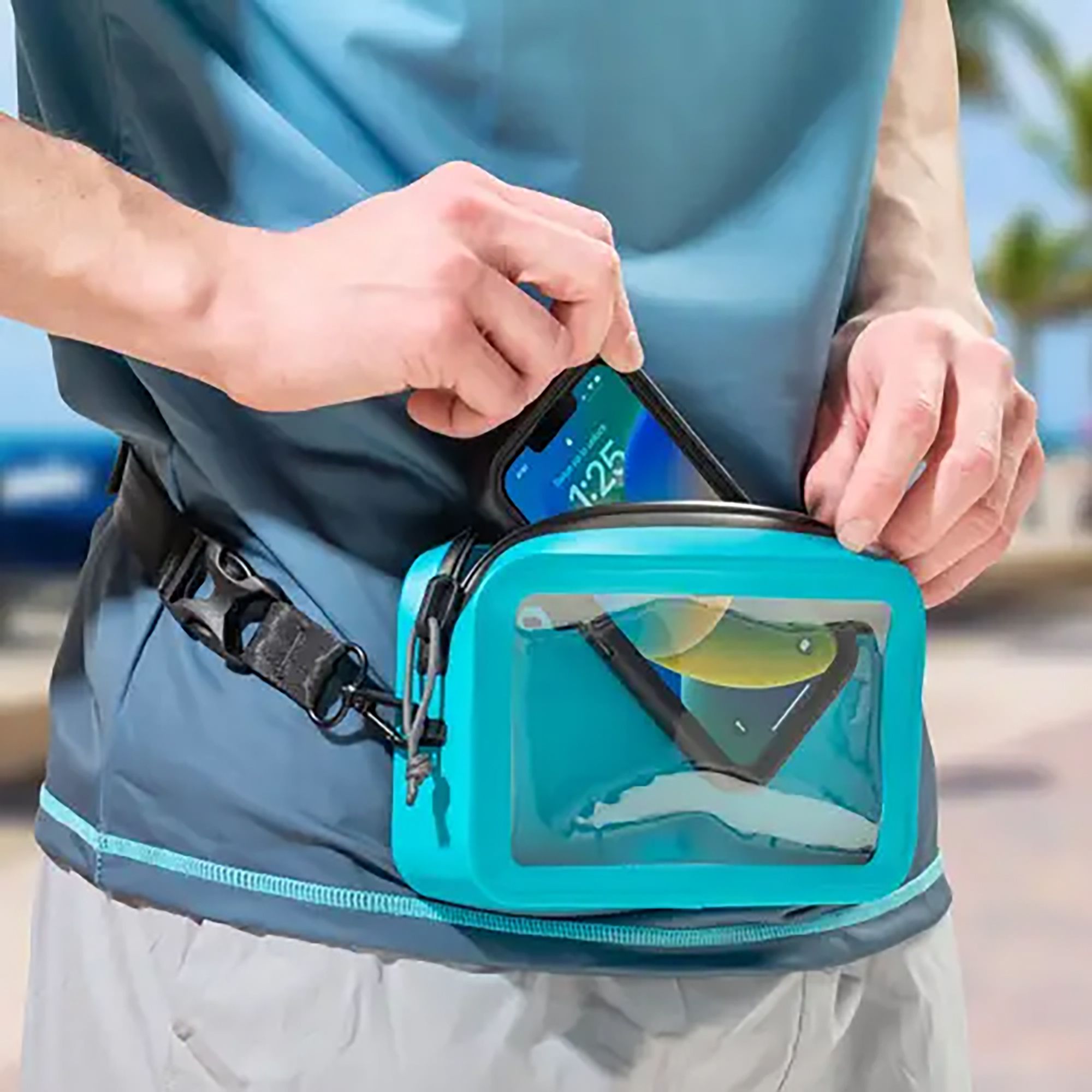 Nite Ize RunOff Waterproof Hip Pack product image