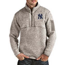 Antigua Men's New York Yankees Oatmeal Fortune Half-Zip Pullover