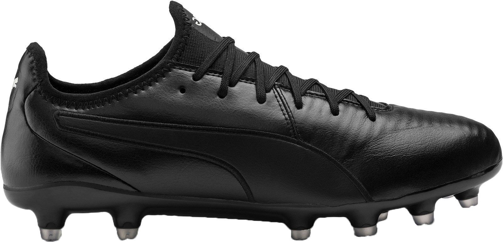 pumas soccer shoes