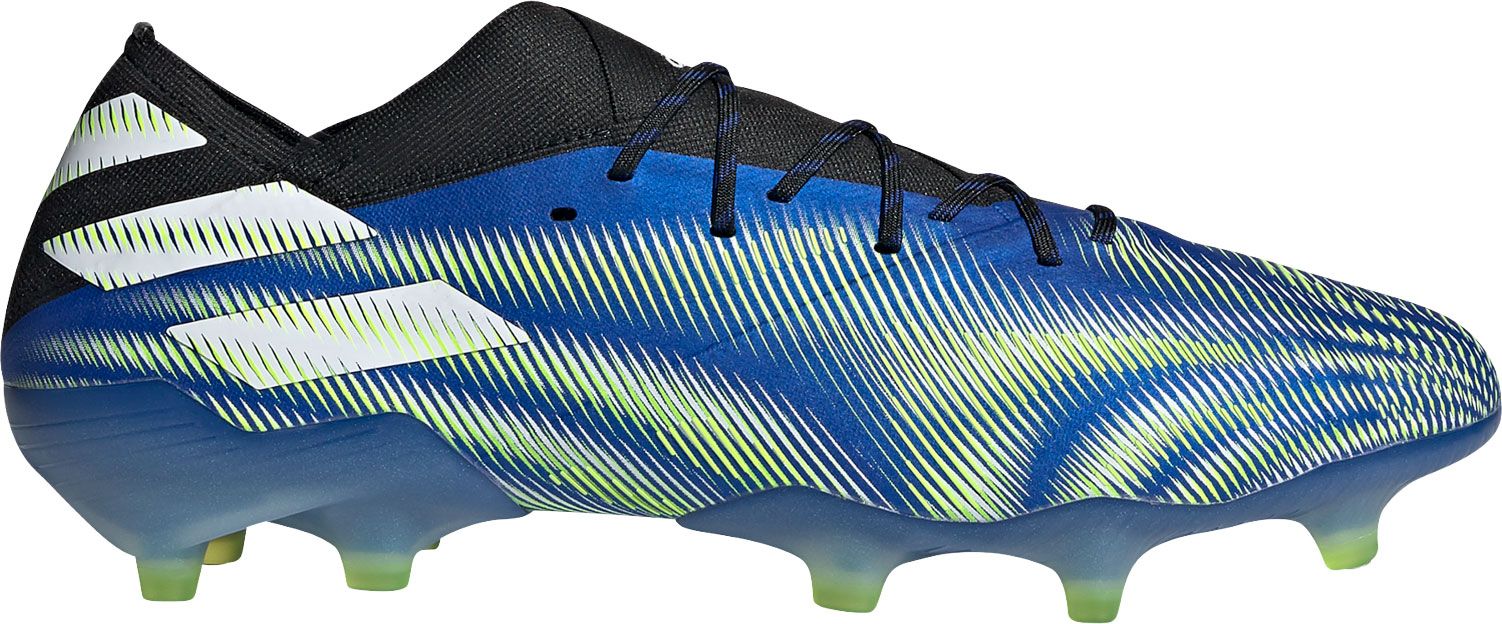 laceless messi cleats