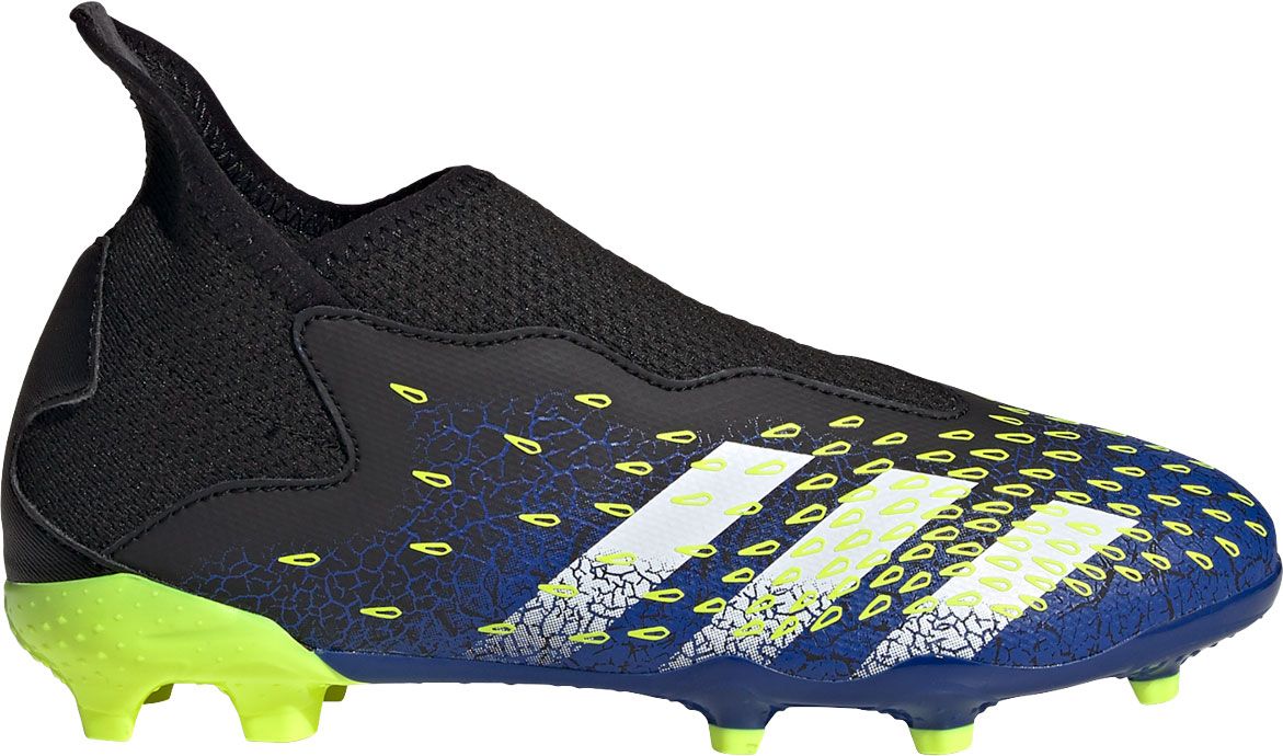 boys laceless soccer cleats