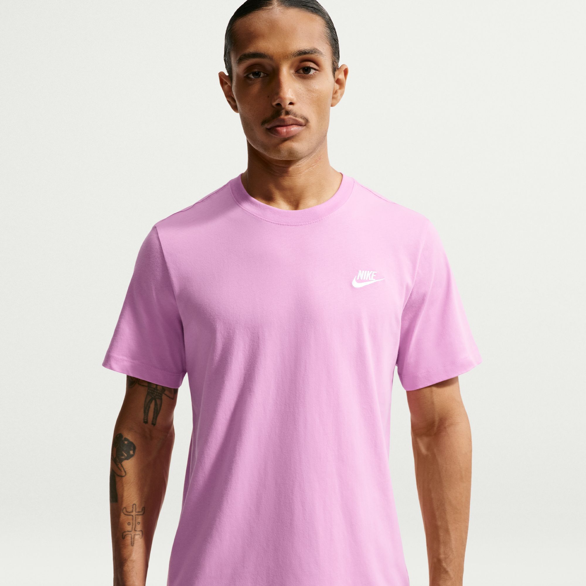 Nike Men's Sportswear Club T-Shirt - Pink