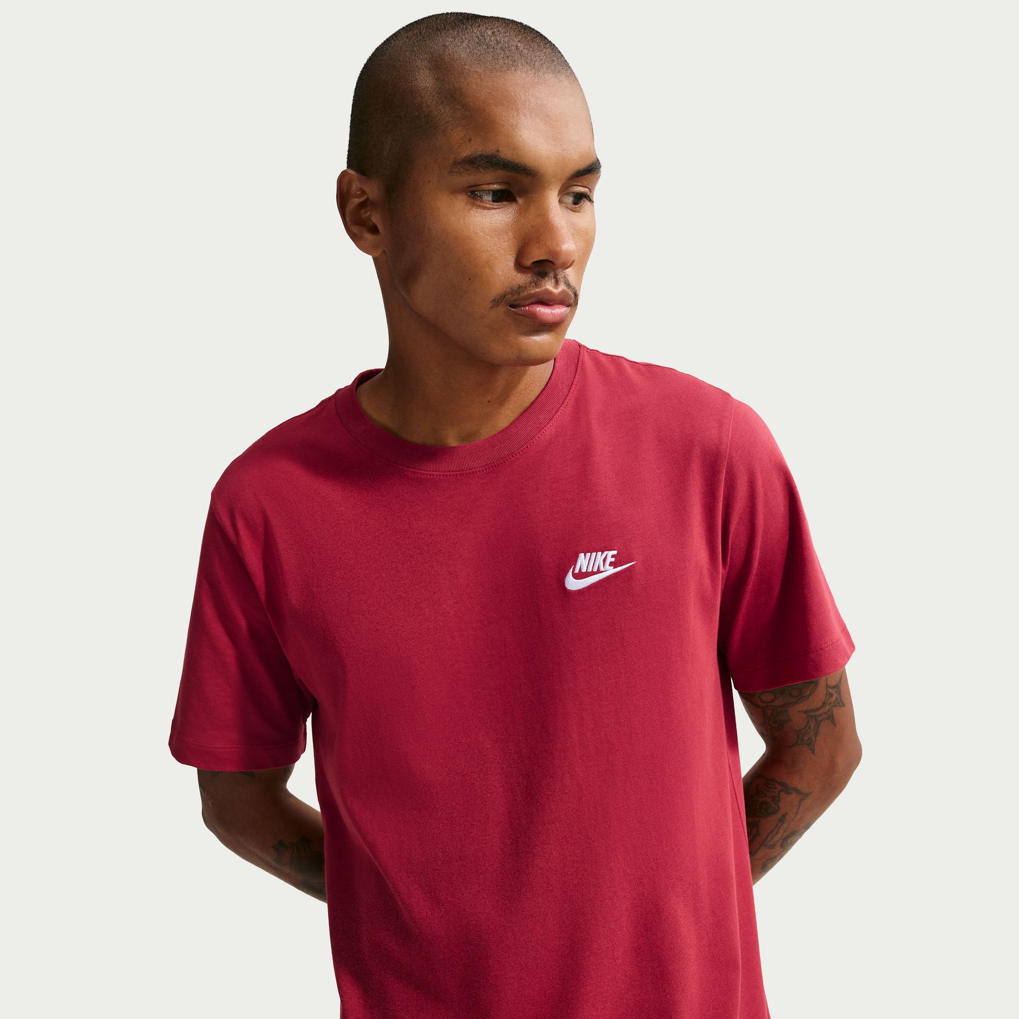 Nike Men's Sportswear Club T-Shirt Team Crimson thumbnail