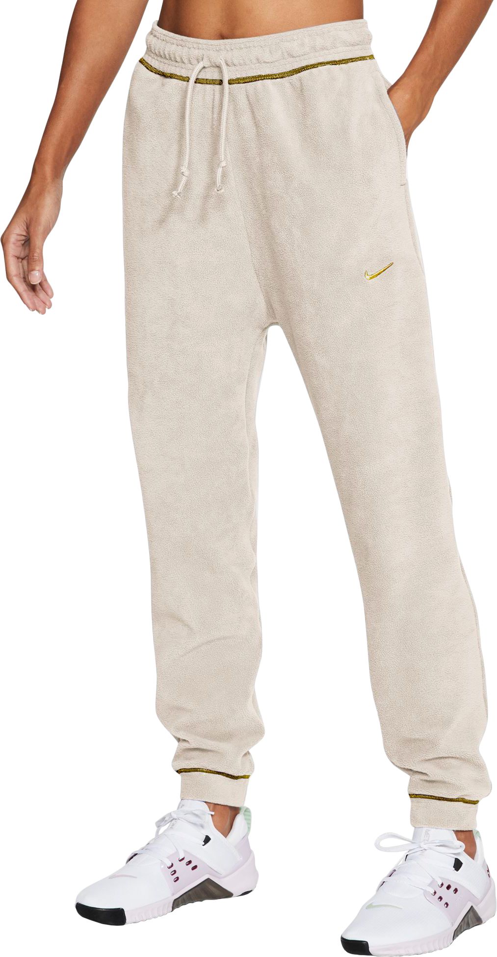 nike sweat outfit womens