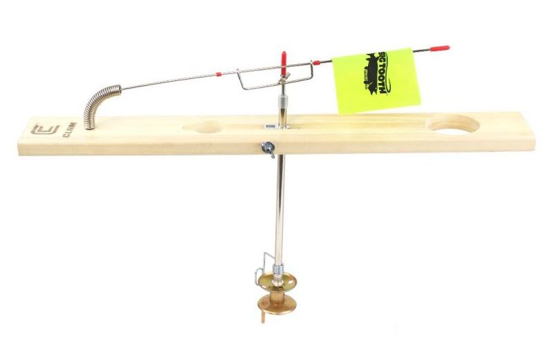 Clam Outdoors Lunker Deluxe Wood Tip Up