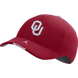 Jordan Men's Oklahoma Sooners Crimson AeroBill Swoosh Flex Classic99 Football Sideline Hat