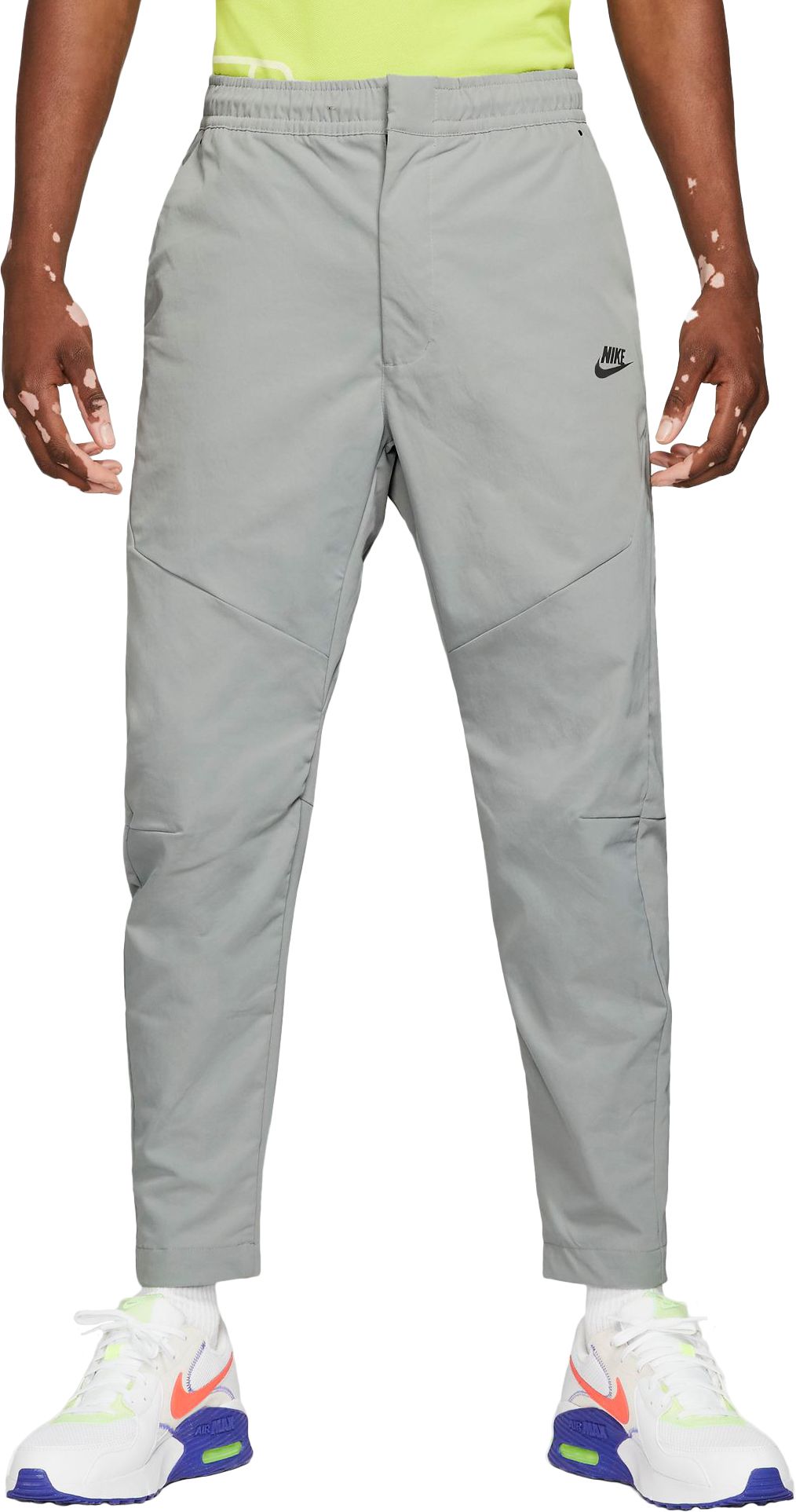 Nike Sportswear Tech Essentials Men's lined Commuter Pants.