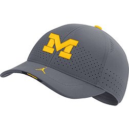 Jordan Men's Michigan Wolverines Grey AeroBill Swoosh Flex Classic99 Football Sideline Hat