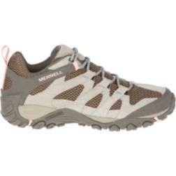 Does Dick's Sporting Goods Carry Merrell Shoes for Women?