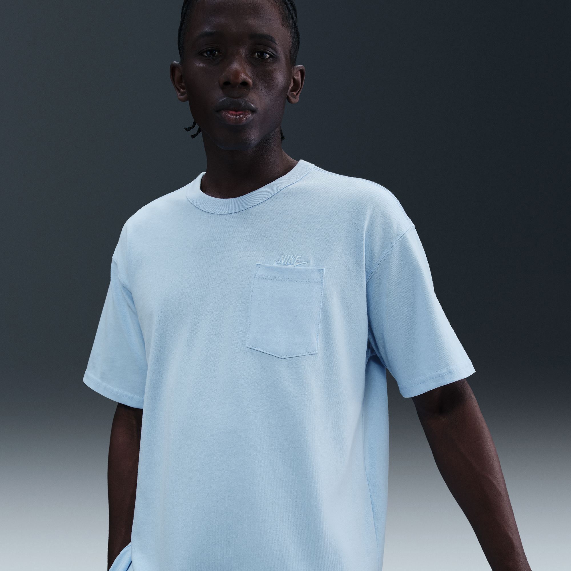 Nike Men's Premium Essential Pocket T-Shirt