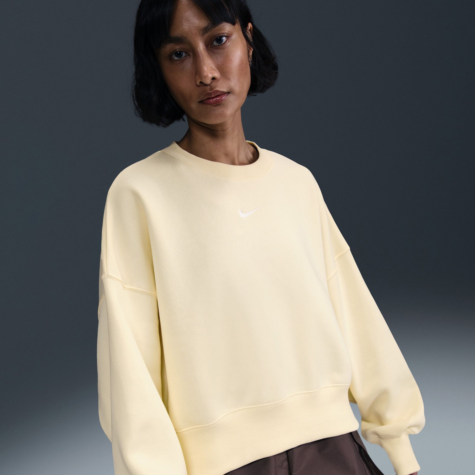 Nike Women's Sportswear Phoenix Fleece Over-Oversized Crewneck Sweatshirt