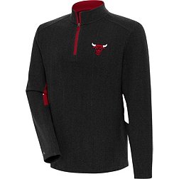 Antigua Men's Chicago Bulls Phenom 1/4 Zip Black Sweater