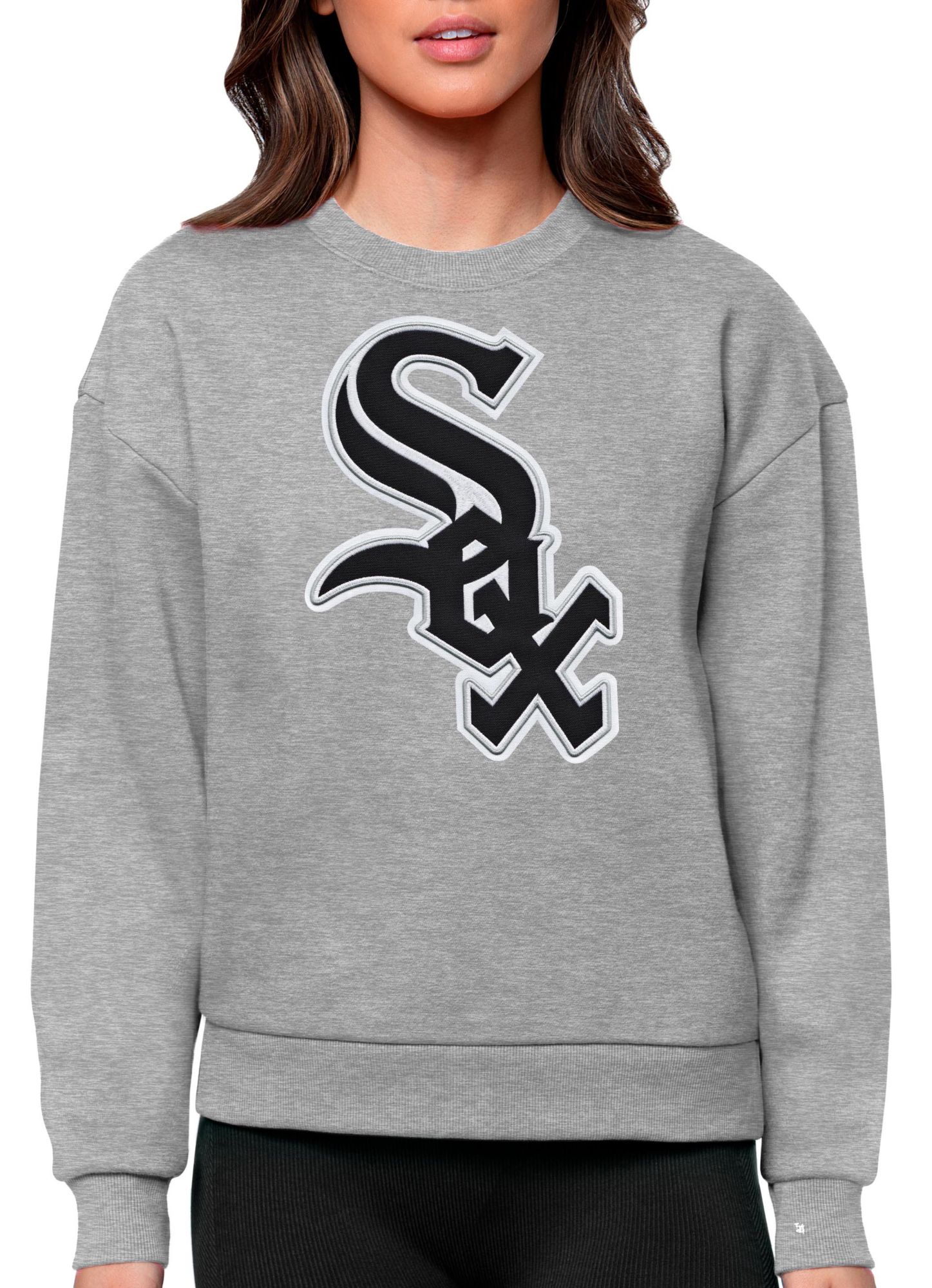 Antigua Women's Chicago White Sox Gray Victory Crew Pullover