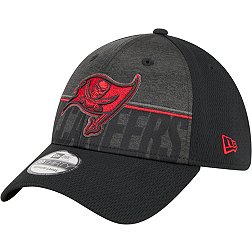 New Era Men's Tampa Bay Buccaneers Training Camp Black 39Thirty Stretch Fit Hat