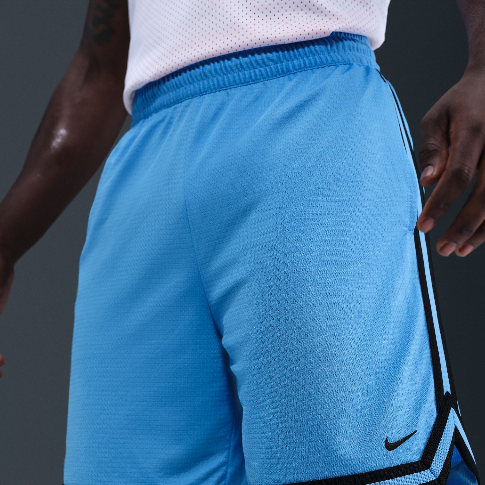 Nike Men's Dri-FIT DNA 8" Solid Basketball Shorts