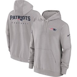 Nike Men's New England Patriots 2023 Sideline Club Grey Pullover Hoodie