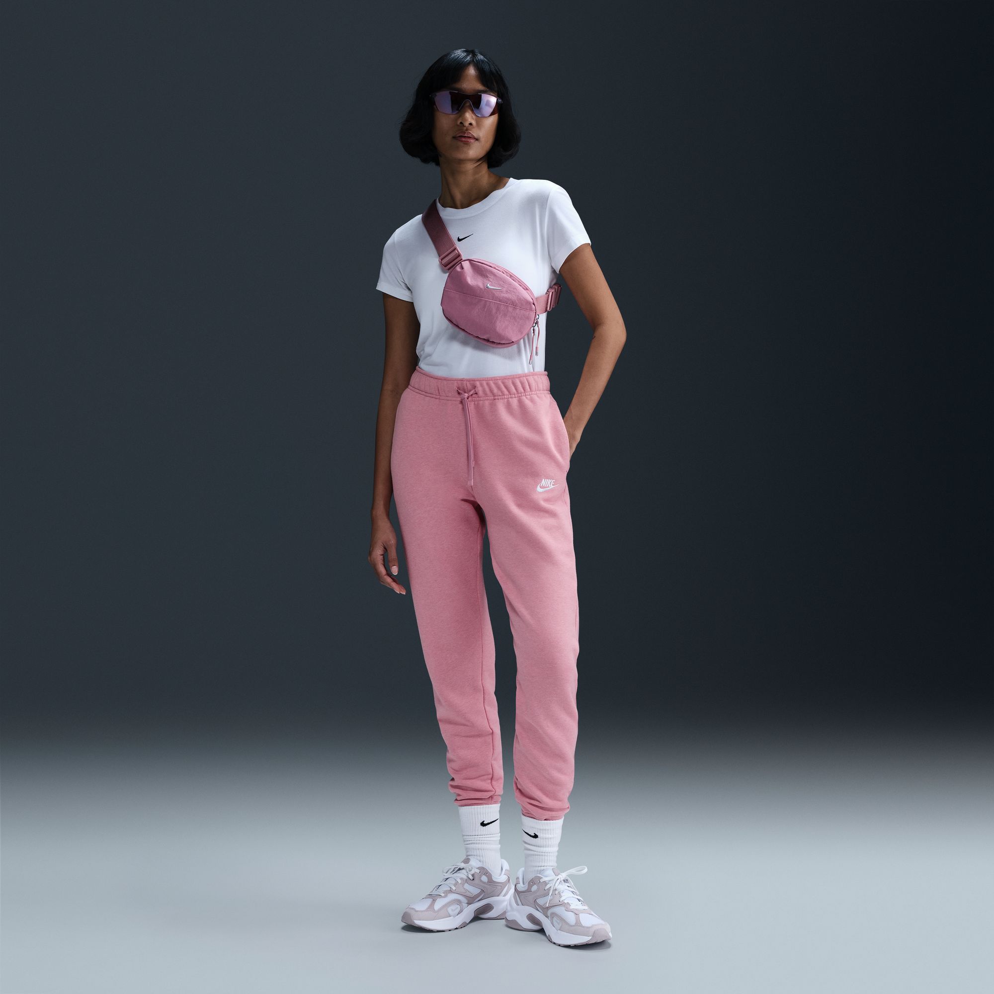 Nike Women's Sportswear Club Fleece Mid-Rise Joggers