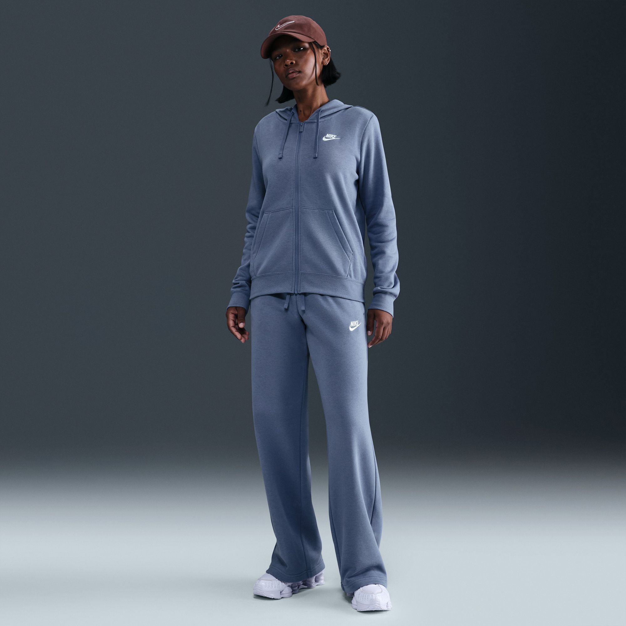 Nike Women's Sportswear Club Fleece Mid-Rise Wide-Leg Sweatpants