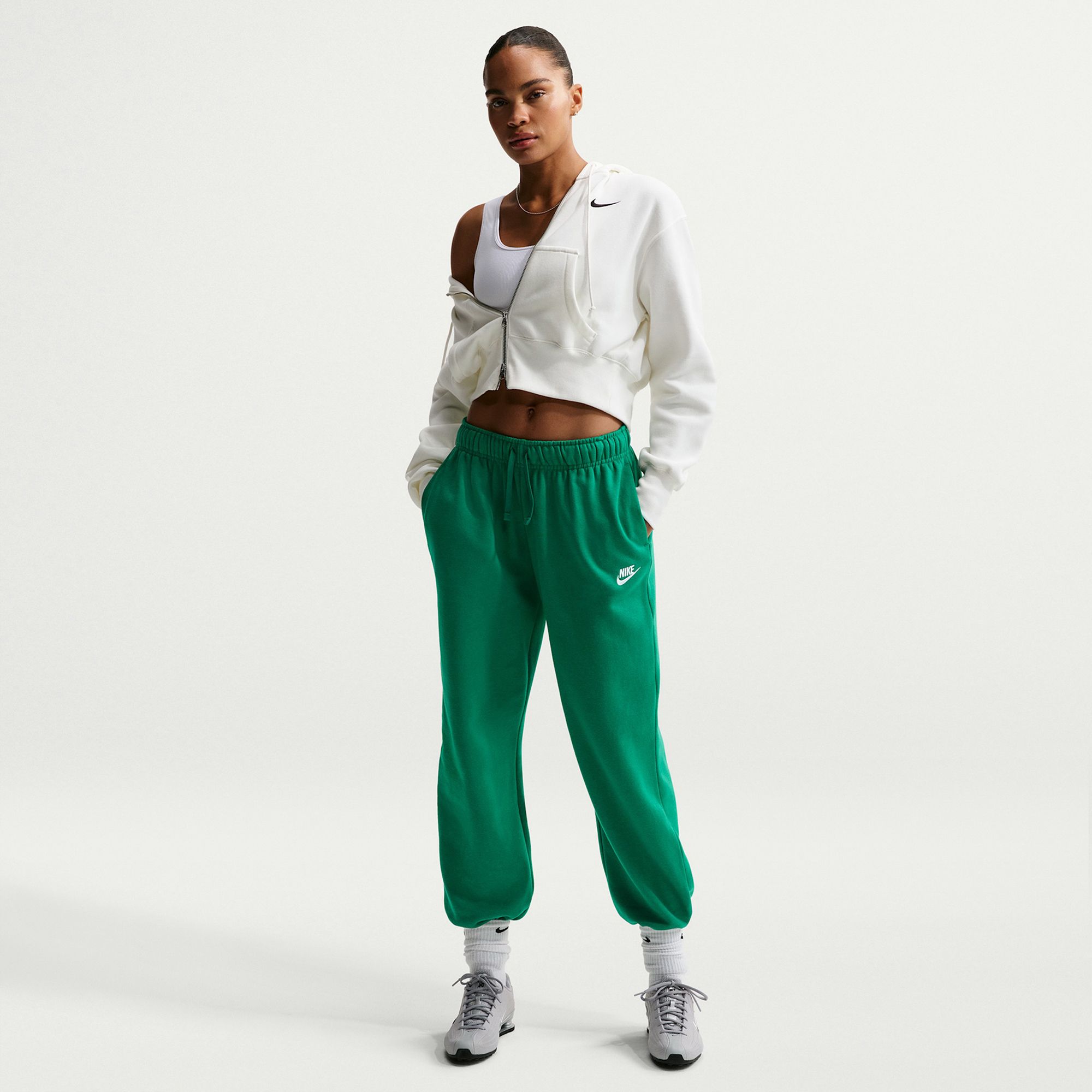 Nike Women's Sportswear Club Fleece Mid-Rise Oversized Sweatpants