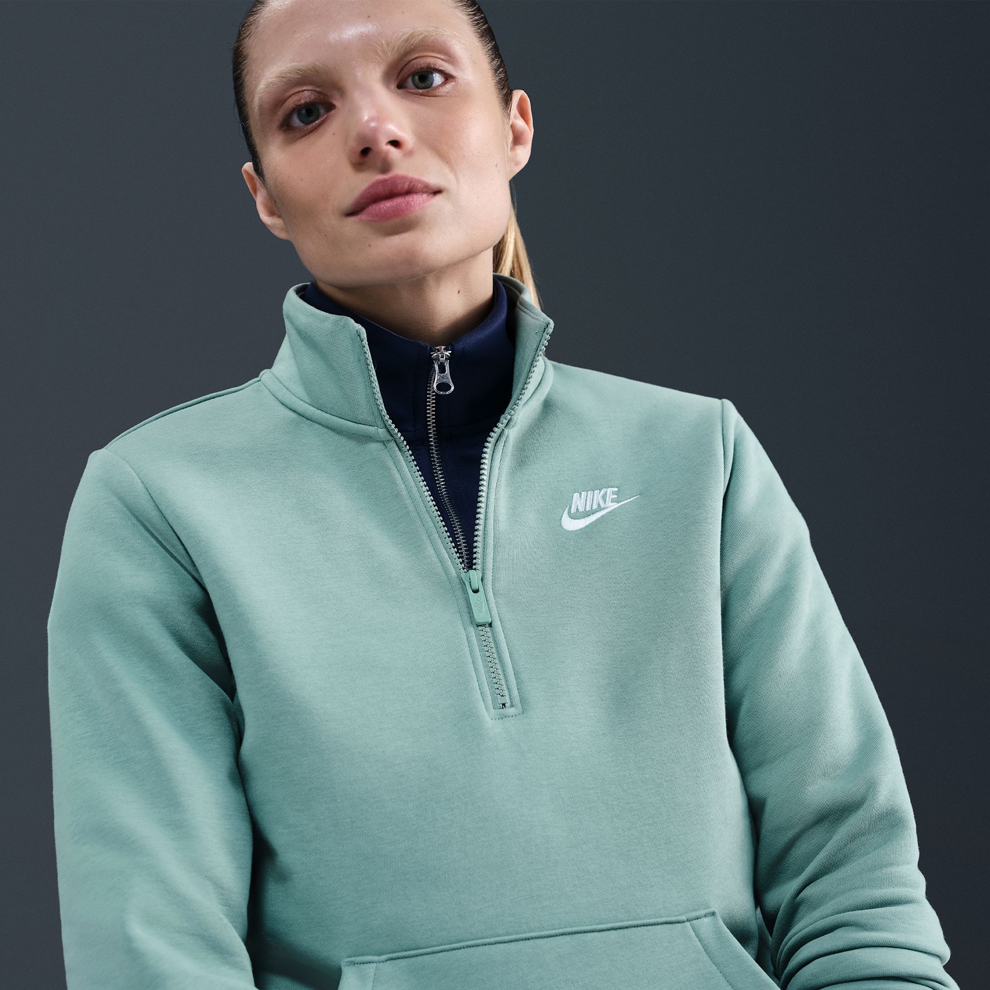 Nike Women's Sportswear Club Fleece 1/2 Zip Sweatshirt