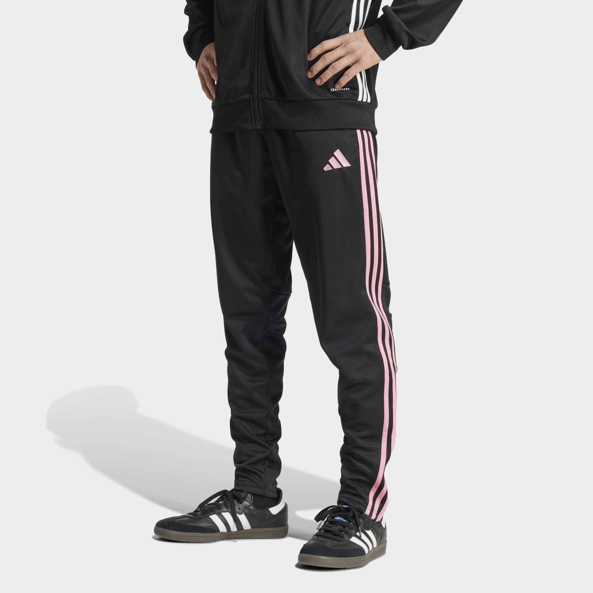 Black/Easy Pink