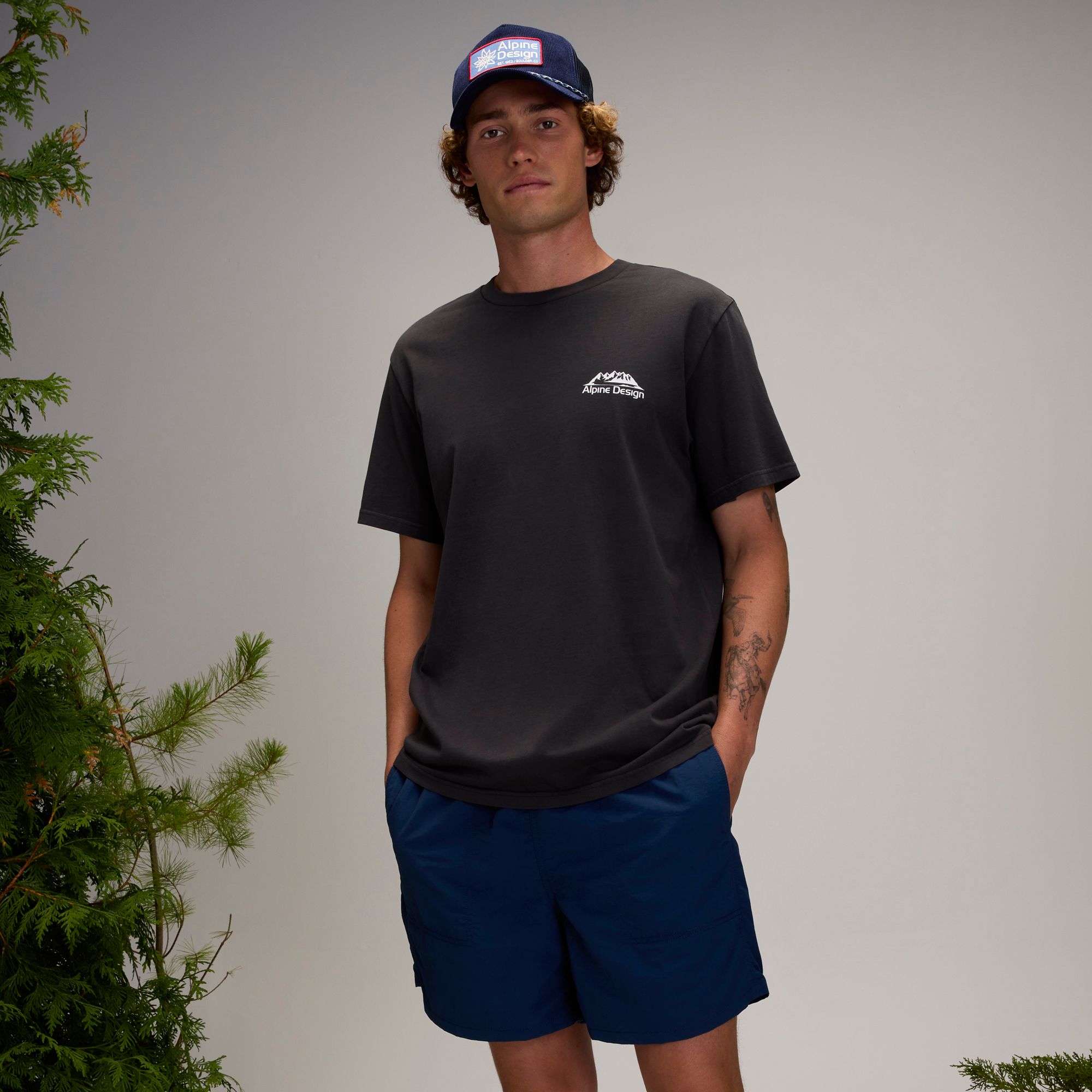 Alpine Design Men's Short Sleeve Graphic T-Shirt