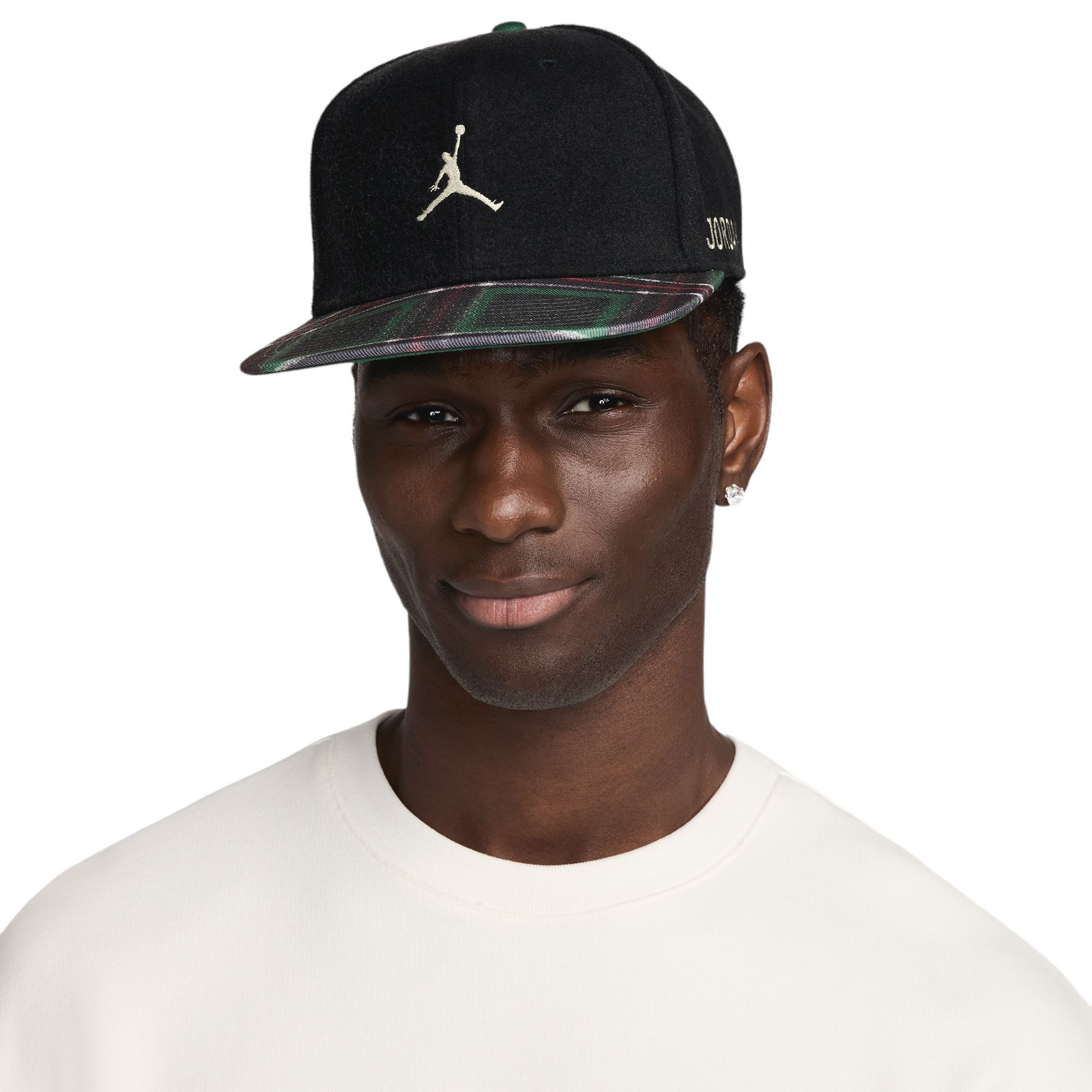 Black/Sail