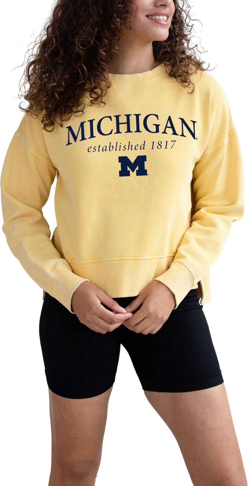 Hoodies & Sweatshirts