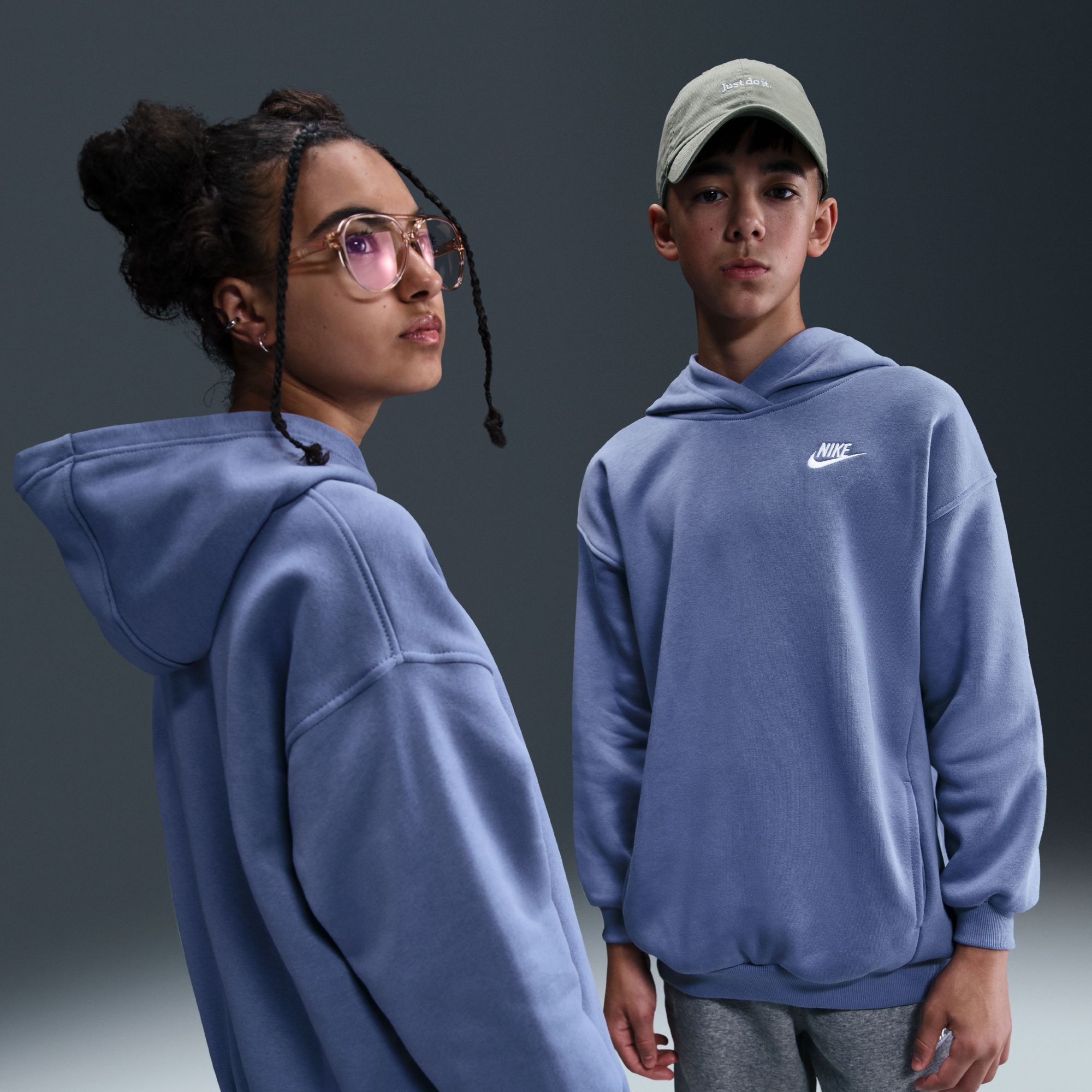 Nike Girls' Sportswear Oversized Club Fleece Pullover Hoodie