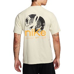 Nike Men's Dri-FIT Primary Studio '72 Versatile Short Sleeve Graphic T-Shirt