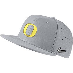 Nike Men's Oregon Ducks Grey Dri-FIT Aero True Baseball Fitted Hat