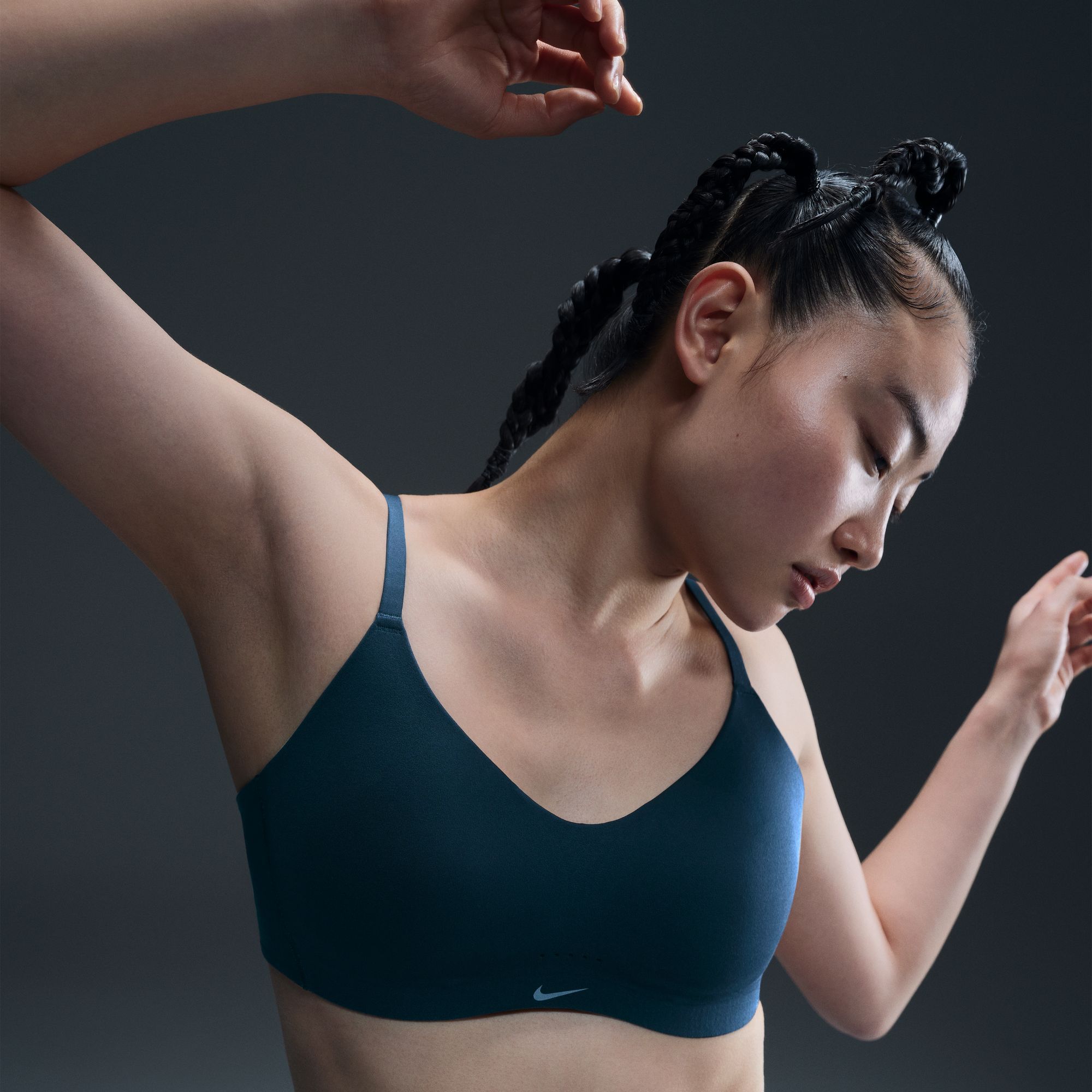 Nike Women's Alate Minimalist Light-Support Padded Convertible Sports Bra