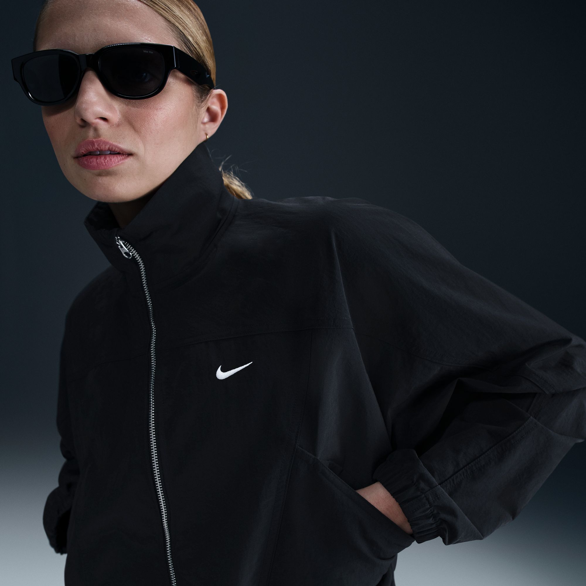 Nike Women's Sportswear Everything Wovens Repel UV Protection Jacket